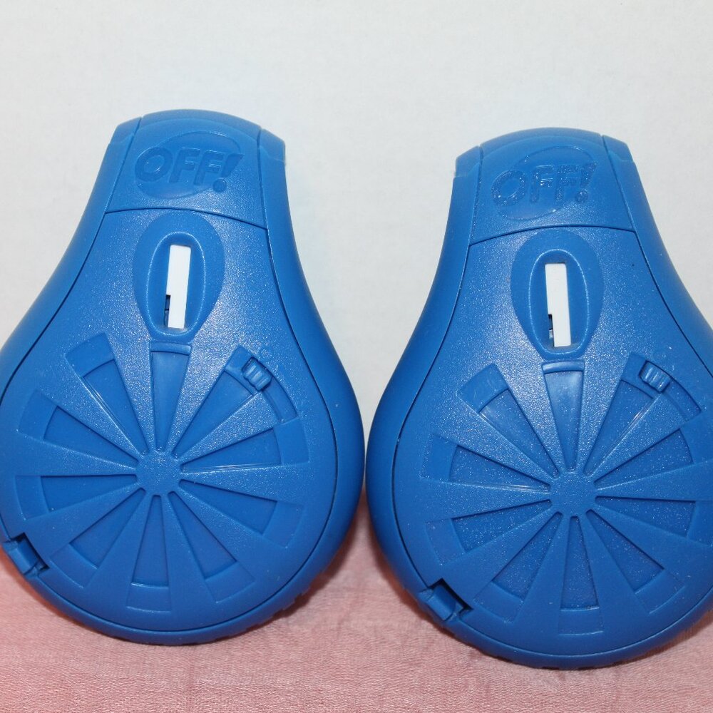 (2) Off Clip On Mosquito Repellents w/4 Refills - Picture 2 of 5